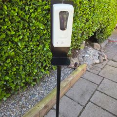 Hand sanitiser dispenser