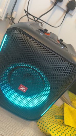 Jbl speaker and microphone