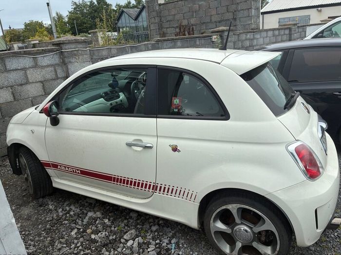 Reserved-fiat 500 Abarth 2014