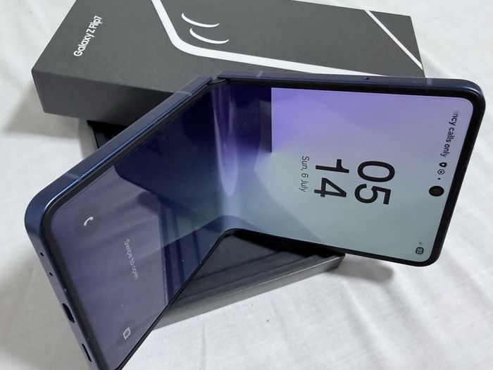 Samsung Galaxy Z Flip7