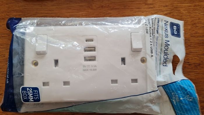 3 usb socket, two white, one sliver New