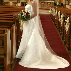 Amanda Wyatt White Satin Wedding Dress