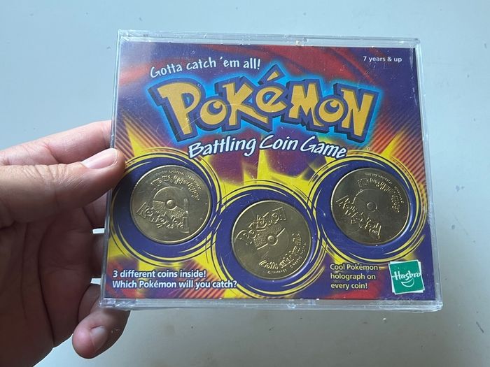 Pokemon 2000 Battling Coin Game Sealed box
