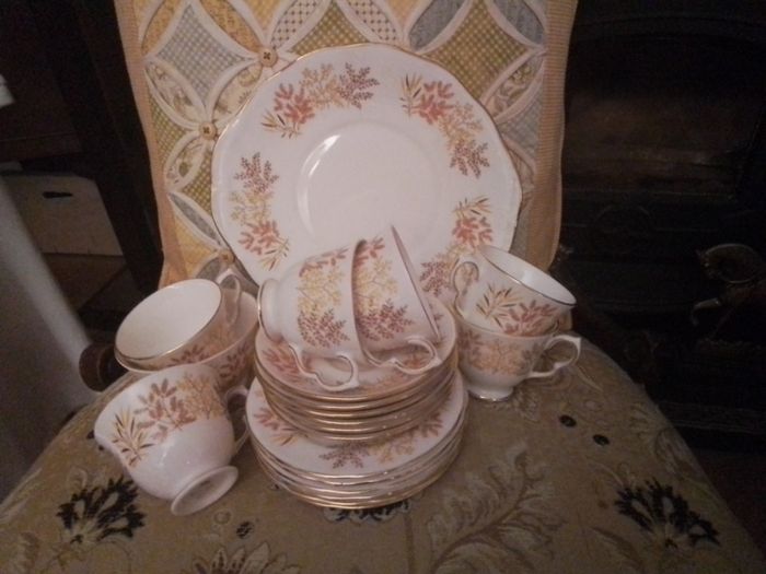 Royal Vale Twenty Piece Teaset