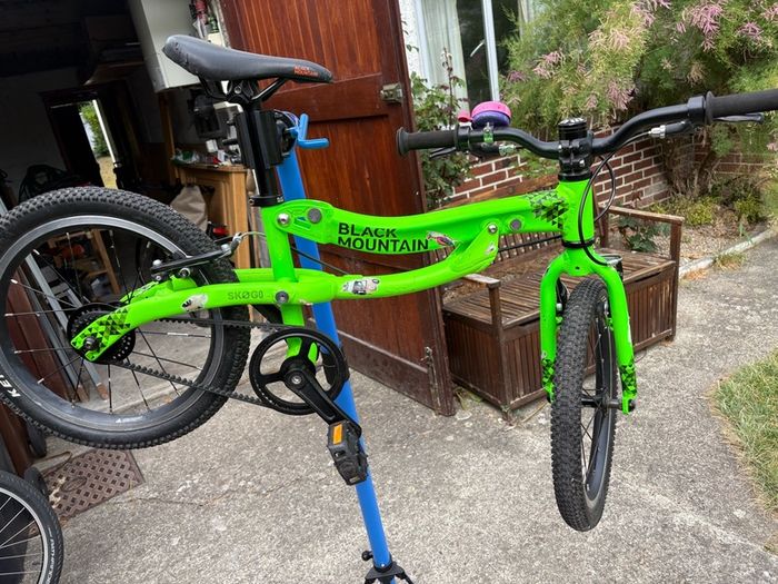 Black Diamond kid bike