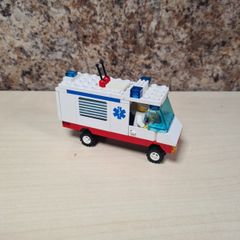 vintage LEGO system 6666 Ambulance town city