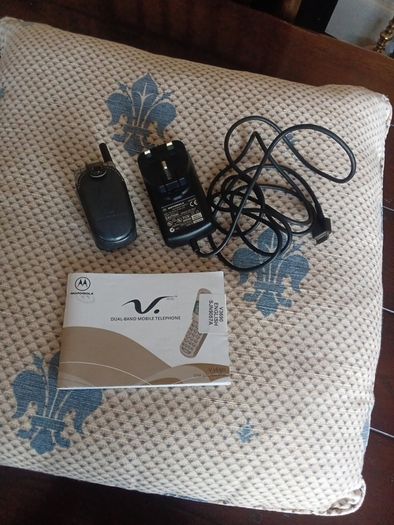 Motorola V3690