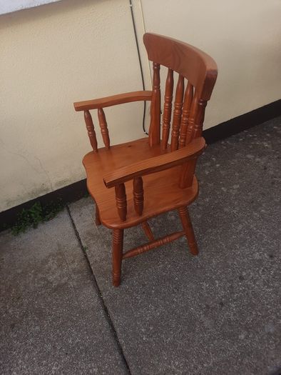 kitchen table and chairs
