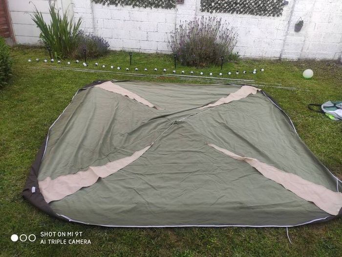 Pop up folding gazebo(broken needs repair)+side walls set of 2