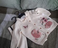 baby's 2 piece cream knit set