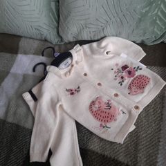 baby's 2 piece cream knit set