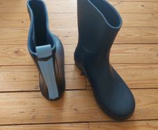 wellies