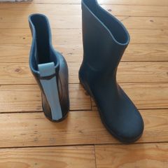 wellies