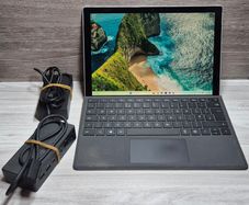 Microsoft Surface Laptop (1769) i5-7300U 8GB RAM 256GB SSD Windows 11