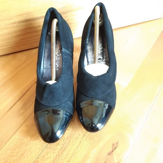 black leather size 39 brand zodiaco