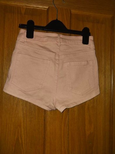 pink shorts