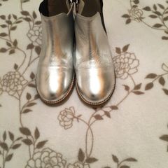 Leigh Tucker Boots, size EU-34, UK-2