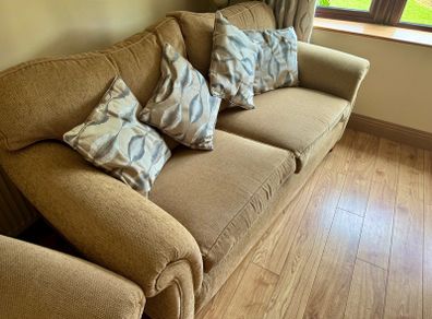 A matching 3 seater and 2 seater sofa