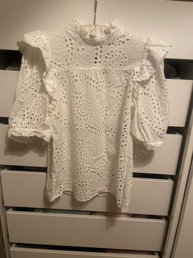 Iris & Ink pure cotton guipure lace blouse