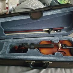 Violin, 1/16 size, for beginners, case, bow and rosin included