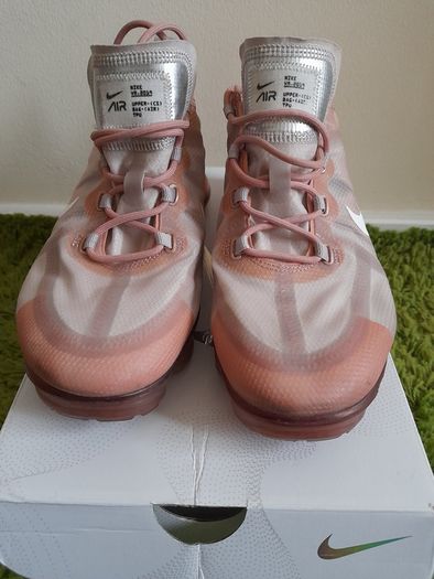 Nike Air VaporMax 2019 Rose Gold (Women's) UK-7.5/EUR-42 AR6632-601 Rose Gold/Moon Particle-Summit White-2019