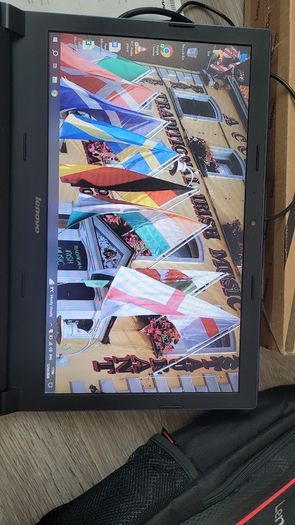 Lenovo laptop excellent condition hard disc 500 Gb Ram 8 Gb