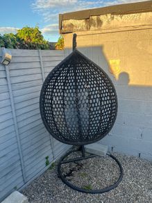 egg chair