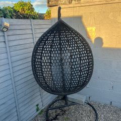 egg chair