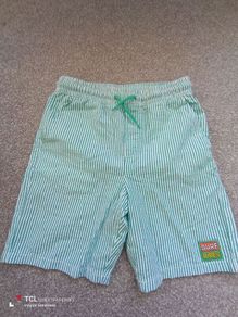 NEW.boy's shorts. Age 8/9