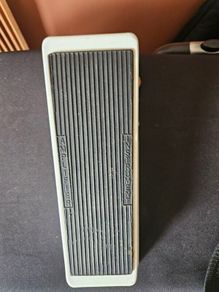 Dunlop cry baby bass
