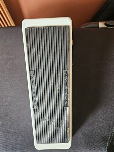 Dunlop cry baby bass