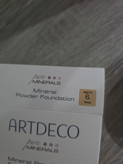 Artdeco mineral powder foundation