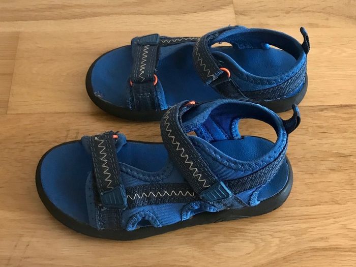Kids sandals size 10 uk