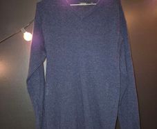 100% Lambswool V-Neck Jumper