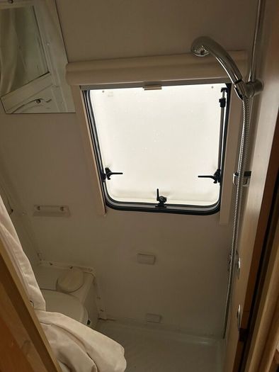 NI 2002 Autoquest 100 2.3 TD 4-Berth