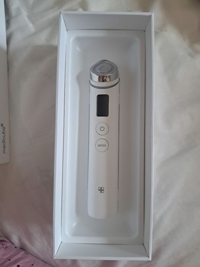 medicube age-R booster pro
