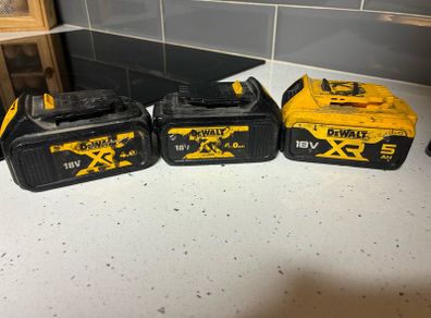 Dewalt 18V Batteries & Charger