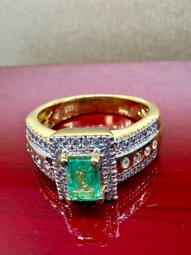 Emerald & Natural Zircon Ring