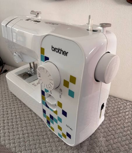 Brother LS14S Metal Chassis Sewing Machine, 43.9 x 18.9 x 36 cm White
