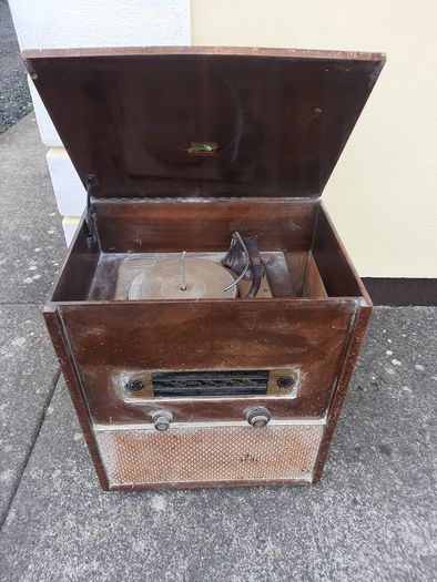 antique radio
