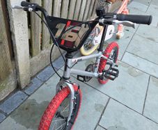 Decathlon Wipe 16-inch BMX bike