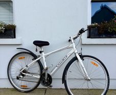 Trek 7.3 FX Hybrid Bike. White. 17 Inch Frame