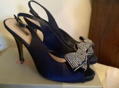 Glamour Navy Heels