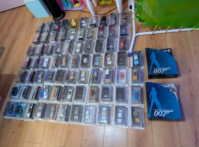 007 James Bond cars and magazines