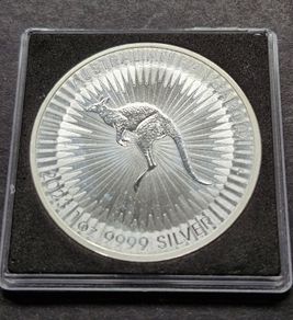 1 oz silver KANGAROO 2023 1 Dollar coin in Square capsule.