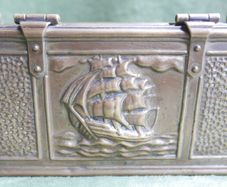 Vintage Brass Courting Couple Trinket Box Filigree Footed Wood insert