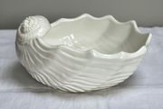 Shell shaped bowl