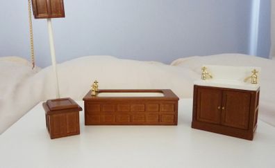 Vintage Victorian style wood panelled doll's house bathroom furniture