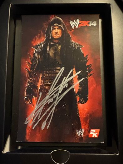 wwe 2k14 Phenom Edition complete with Undertaker autograph