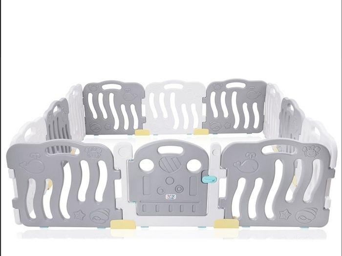 Extra-large plastic playpen 2m x 2m
